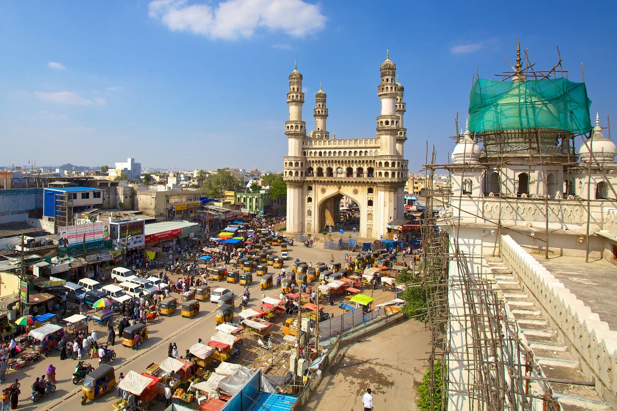 Charminar and market area view used for VSCRAPIT blog on vehicle scrapping in Hyderabad.