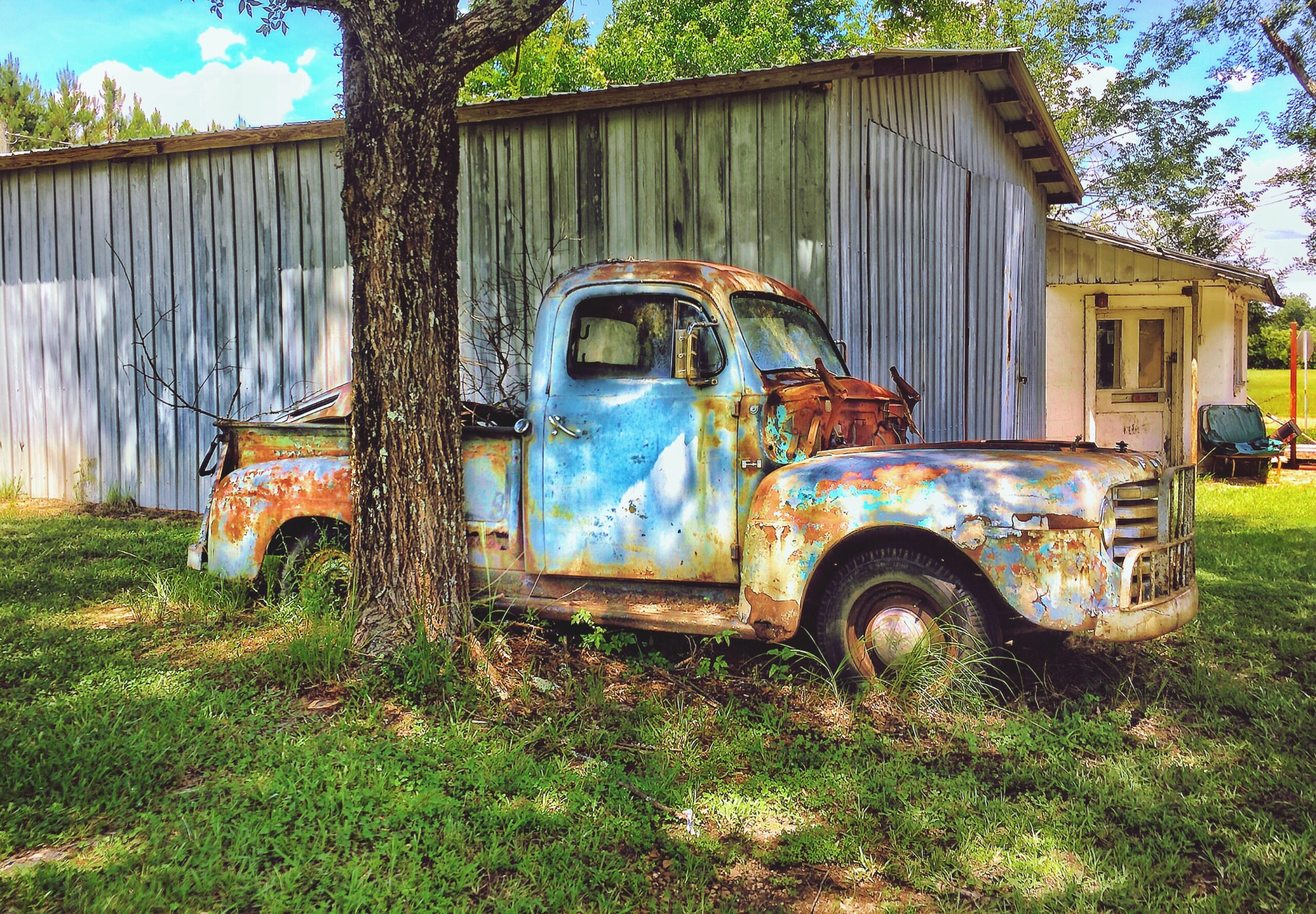 Scrap Vehicle Pickup Services That Make Old Vehicles Stress Free To Remove